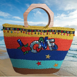 Sac motif Love au crochet...