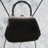 Sac à main en cordonnet noir travaillé au crochet